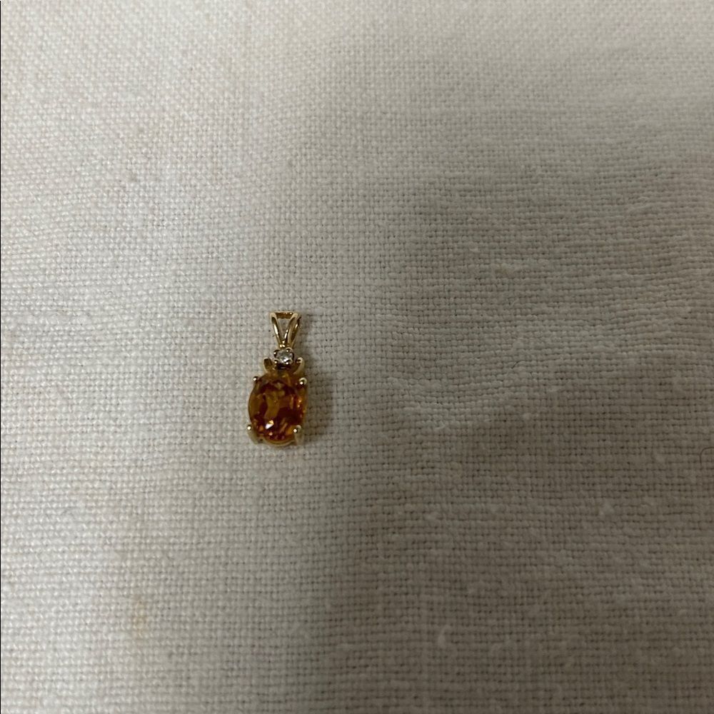 Vintage 14K Gold 1.3 g, AmberCitrine Stone with Diamond Accent Pendant. - Picture 2 of 11